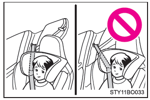  Quando si installa un sistema di ritenuta per bambini sul sedile anteriore lato passeggero